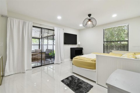 Casa en venta en Tampa, Florida, 5 dormitorios, 327.11 m2 № 1796966 - foto 30