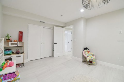 Casa en venta en Tampa, Florida, 5 dormitorios, 327.11 m2 № 1796966 - foto 26