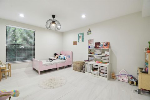 Casa en venta en Tampa, Florida, 5 dormitorios, 327.11 m2 № 1796966 - foto 25