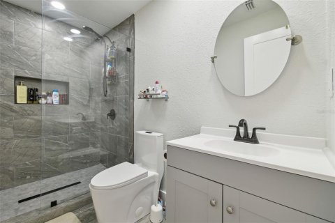Casa en venta en Tampa, Florida, 5 dormitorios, 327.11 m2 № 1796966 - foto 27