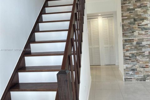 Condo in Miami, Florida, 3 bedrooms  № 2049909 - photo 4