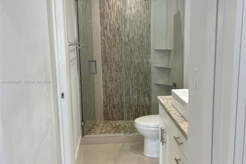 Condo in Miami, Florida, 3 bedrooms  № 2049909 - photo 22