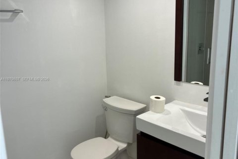 Condo in Miami, Florida, 3 bedrooms  № 2049909 - photo 14