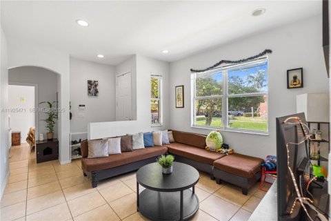 Купить таунхаус в Хомстед, Флорида 3 спальни, 116.13м2, № 1984618 - фото 14