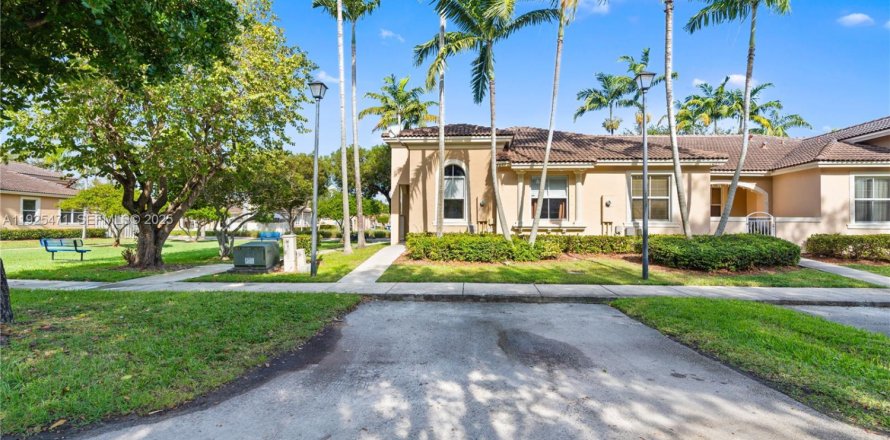 Таунхаус в Хомстед, Флорида 3 спальни, 116.13м2 № 1984618