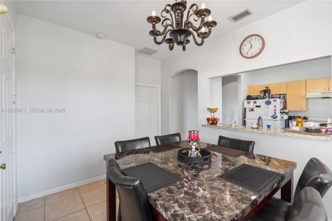 Купить таунхаус в Хомстед, Флорида 3 спальни, 116.13м2, № 1984618 - фото 19