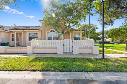 Купить таунхаус в Хомстед, Флорида 3 спальни, 116.13м2, № 1984618 - фото 4