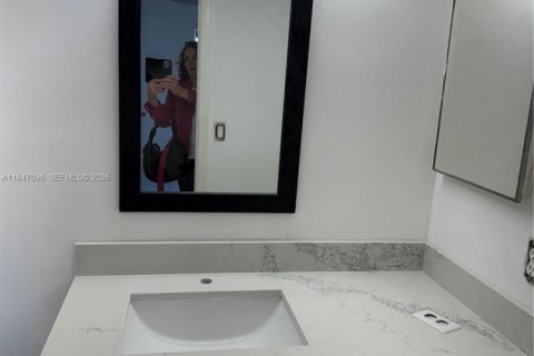 Apartment in Hialeah, Florida 2 bedrooms, 71.53 sq.m. № 2003256 - photo 3