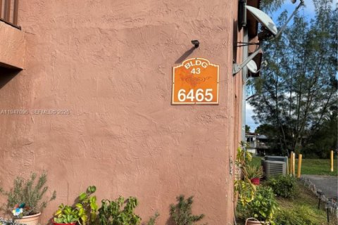 Apartment in Hialeah, Florida 2 bedrooms, 71.53 sq.m. № 2003256 - photo 7