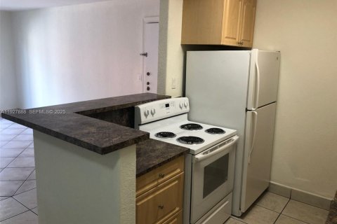 Copropriété à louer à Miami, Floride: 1 chambre, 65.87 m2 № 2193590 - photo 2