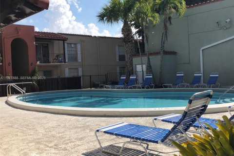 Copropriété à louer à Miami, Floride: 1 chambre, 65.87 m2 № 2193590 - photo 12