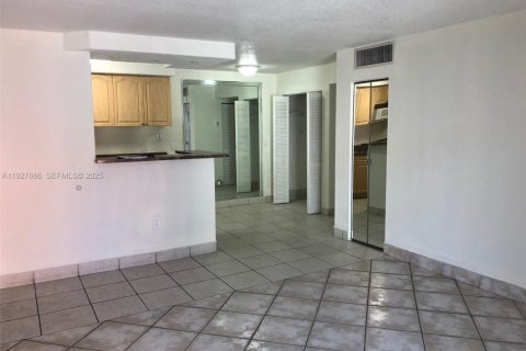 Copropriété à louer à Miami, Floride: 1 chambre, 65.87 m2 № 2193590 - photo 5
