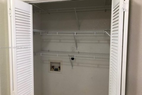 Copropriété à louer à Miami, Floride: 1 chambre, 65.87 m2 № 2193590 - photo 11