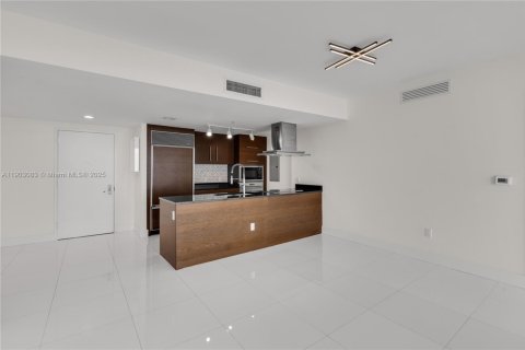 Condominio en venta en Miami, Florida, 2 dormitorios, 129.13 m2 № 1955606 - foto 15