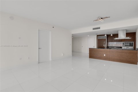 Condominio en venta en Miami, Florida, 2 dormitorios, 129.13 m2 № 1955606 - foto 14