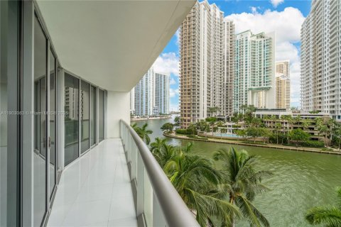 Condominio en venta en Miami, Florida, 2 dormitorios, 129.13 m2 № 1955606 - foto 27