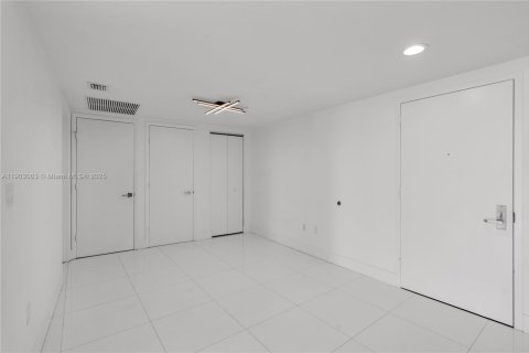Condominio en venta en Miami, Florida, 2 dormitorios, 129.13 m2 № 1955606 - foto 19
