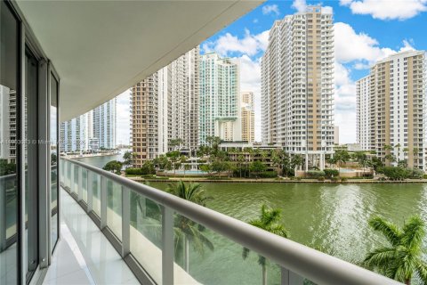 Condominio en venta en Miami, Florida, 2 dormitorios, 129.13 m2 № 1955606 - foto 1