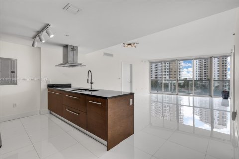 Condominio en venta en Miami, Florida, 2 dormitorios, 129.13 m2 № 1955606 - foto 12