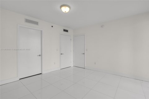 Condominio en venta en Miami, Florida, 2 dormitorios, 129.13 m2 № 1955606 - foto 18