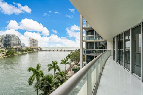 Condominio en venta en Miami, Florida, 2 dormitorios, 129.13 m2 № 1955606 - foto 16
