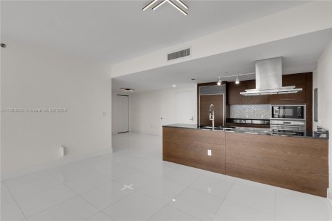 Condominio en venta en Miami, Florida, 2 dormitorios, 129.13 m2 № 1955606 - foto 13