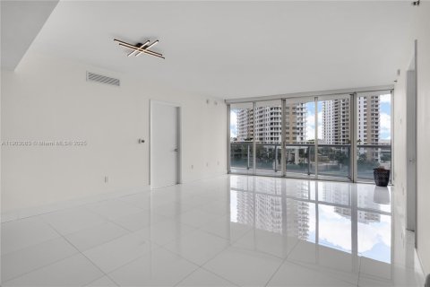 Condominio en venta en Miami, Florida, 2 dormitorios, 129.13 m2 № 1955606 - foto 10