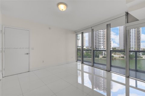 Condominio en venta en Miami, Florida, 2 dormitorios, 129.13 m2 № 1955606 - foto 7