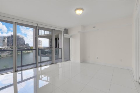 Condominio en venta en Miami, Florida, 2 dormitorios, 129.13 m2 № 1955606 - foto 3