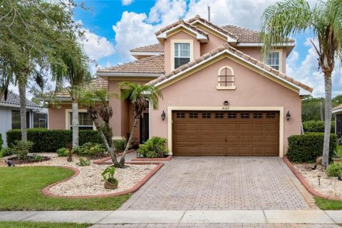 House in Kissimmee, Florida 4 bedrooms, 197.23 sq.m. № 2284101