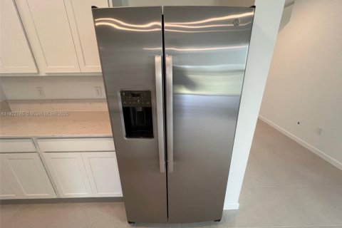 Casa en alquiler en Port St. Lucie, Florida, 6 dormitorios, 236.9 m2 № 1976089 - foto 12