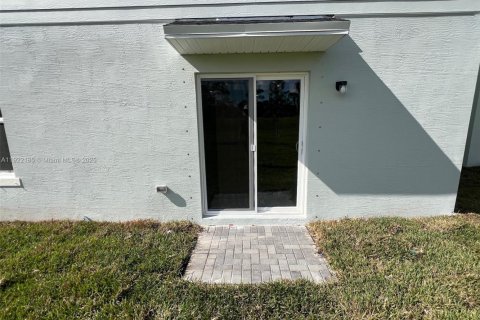 Casa en alquiler en Port St. Lucie, Florida, 6 dormitorios, 236.9 m2 № 1976089 - foto 21