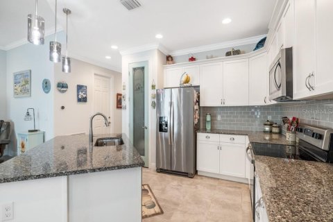 House in Vero Beach, Florida 3 bedrooms, 149.02 sq.m. № 1919080 - photo 8