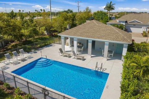 House in Vero Beach, Florida 3 bedrooms, 149.02 sq.m. № 1919080 - photo 24