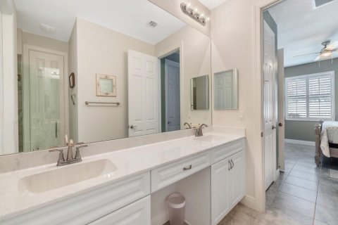 House in Vero Beach, Florida 3 bedrooms, 149.02 sq.m. № 1919080 - photo 13