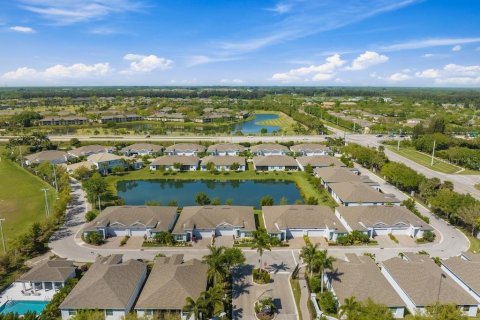 House in Vero Beach, Florida 3 bedrooms, 149.02 sq.m. № 1919080 - photo 26