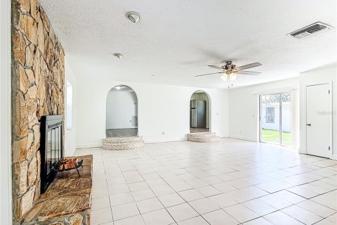 House in Lake Wales, Florida 2 bedrooms, 138.8 sq.m. № 1883488 - photo 19
