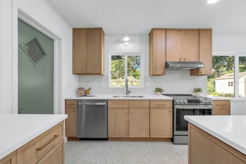 House in Orlando, Florida 3 bedrooms, 171.87 sq.m. № 1883962 - photo 6