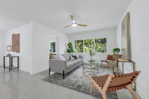 House in Orlando, Florida 3 bedrooms, 171.87 sq.m. № 1883962 - photo 11