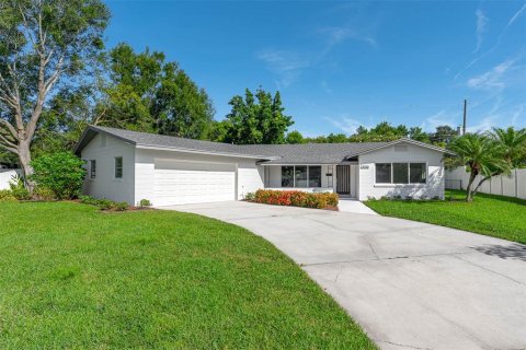 House in Orlando, Florida 3 bedrooms, 171.87 sq.m. № 1883962 - photo 1