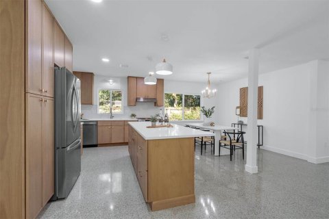 House in Orlando, Florida 3 bedrooms, 171.87 sq.m. № 1883962 - photo 8