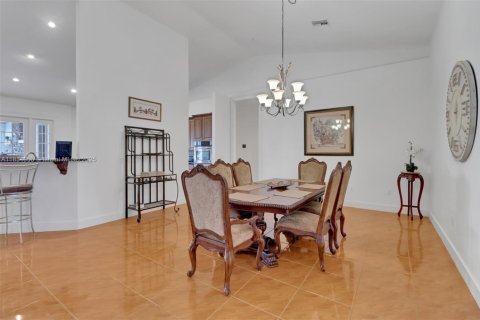 Casa en venta en Naples, Florida, 4 dormitorios, 455.31 m2 № 1878817 - foto 6