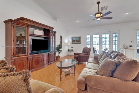 Casa en venta en Naples, Florida, 4 dormitorios, 455.31 m2 № 1878817 - foto 7