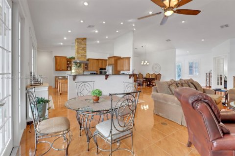 Casa en venta en Naples, Florida, 4 dormitorios, 455.31 m2 № 1878817 - foto 10