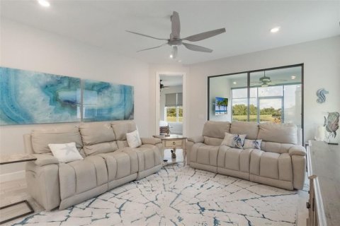 House in Kissimmee, Florida 2 bedrooms, 153.75 sq.m. № 1912202 - photo 12