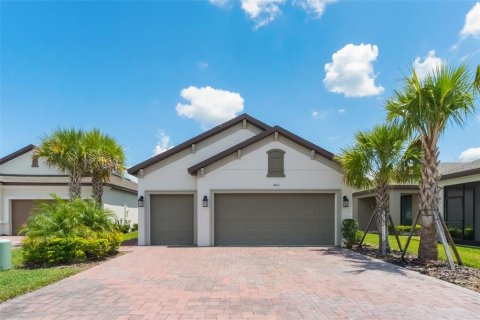 House in Kissimmee, Florida 2 bedrooms, 153.75 sq.m. № 1912202 - photo 1