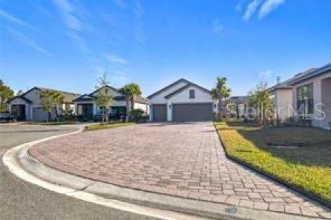 House in Kissimmee, Florida 2 bedrooms, 153.75 sq.m. № 1912202 - photo 3