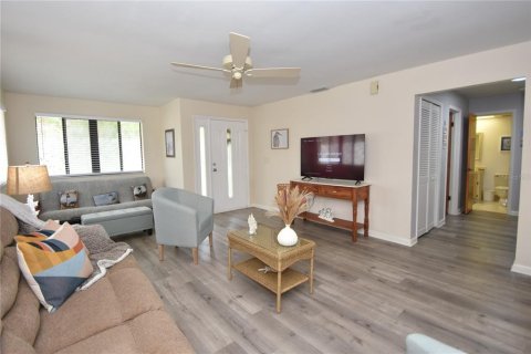 Villa ou maison à louer à Palm Coast, Floride: 2 chambres, 118.26 m2 № 1564895 - photo 5