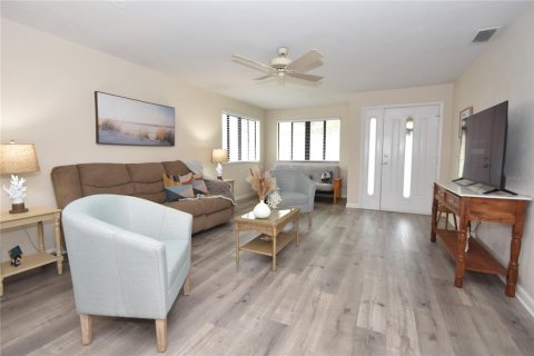Villa ou maison à louer à Palm Coast, Floride: 2 chambres, 118.26 m2 № 1564895 - photo 4