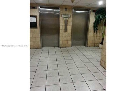 Condominio en venta en Miami, Florida, 2 dormitorios, 86.86 m2 № 1845653 - foto 15